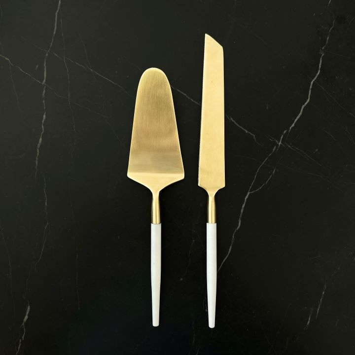 NEW Napa Bianco Cake and Knife Set - White/Gold